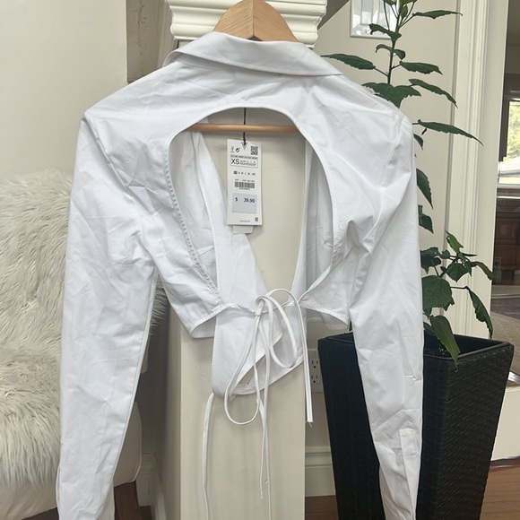 Zara White front tie - very crisp fabric - Picture 2 of 5